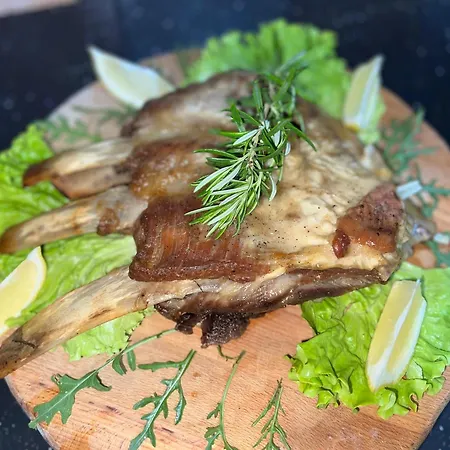 펜션 Restorant Natyra Diber *