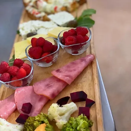 Feriehus Restorant Natyra Diber *