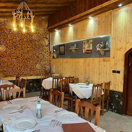 Restorant Natyra Diber Holiday home *