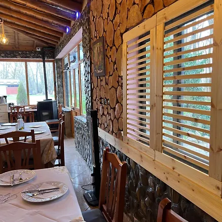 Holiday home Restorant Natyra Diber