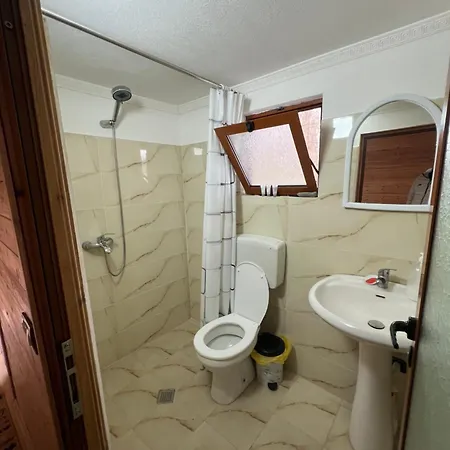 Restorant Natyra Diber Holiday home *