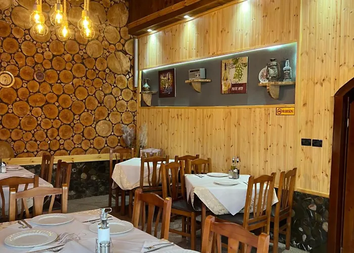 Restorant Natyra Diber Holiday home *