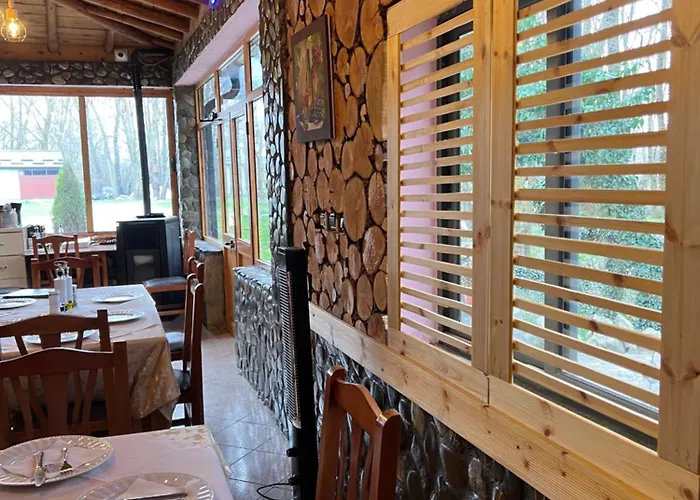 Holiday home Restorant Natyra Diber